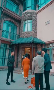 贬值成了财神